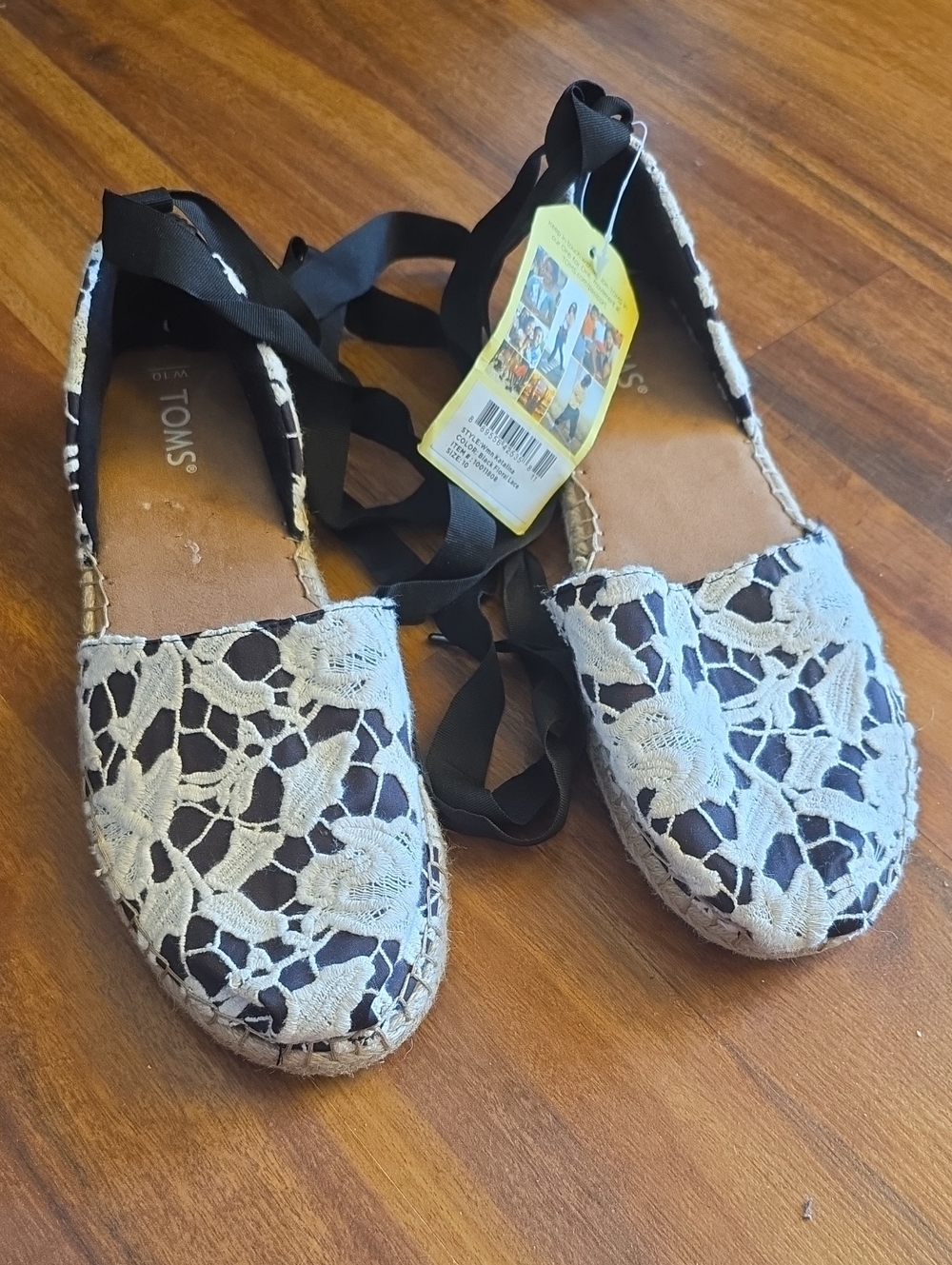 TOMS NWT Katalina Black Espadrille Flats with Cream Lace and Ankle Ribbons
